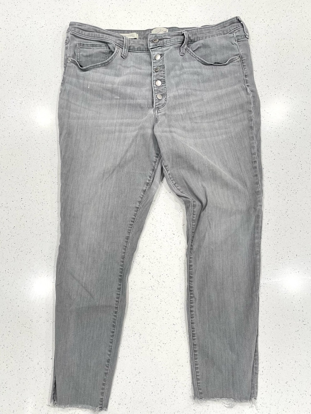 Universal Thread Gray High-Rise Button-Fly Cropped Jeans
